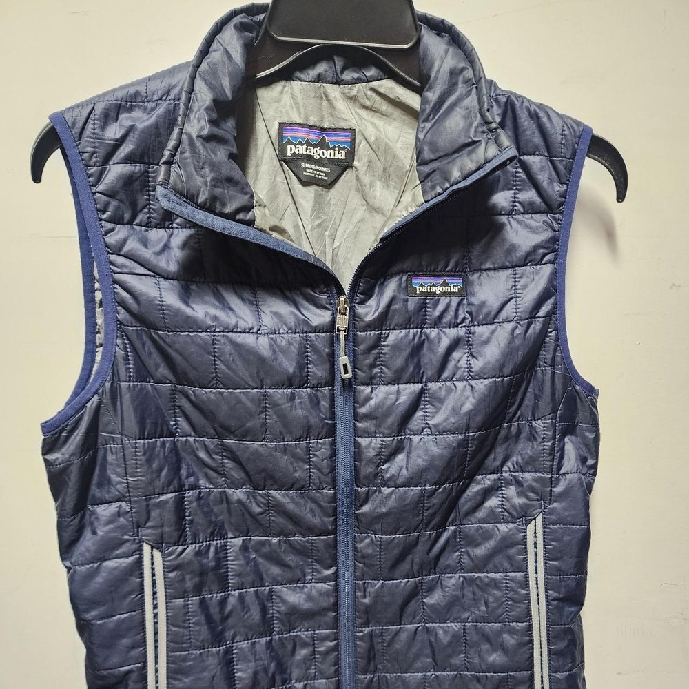 Navy blue Patagonia puffer vest